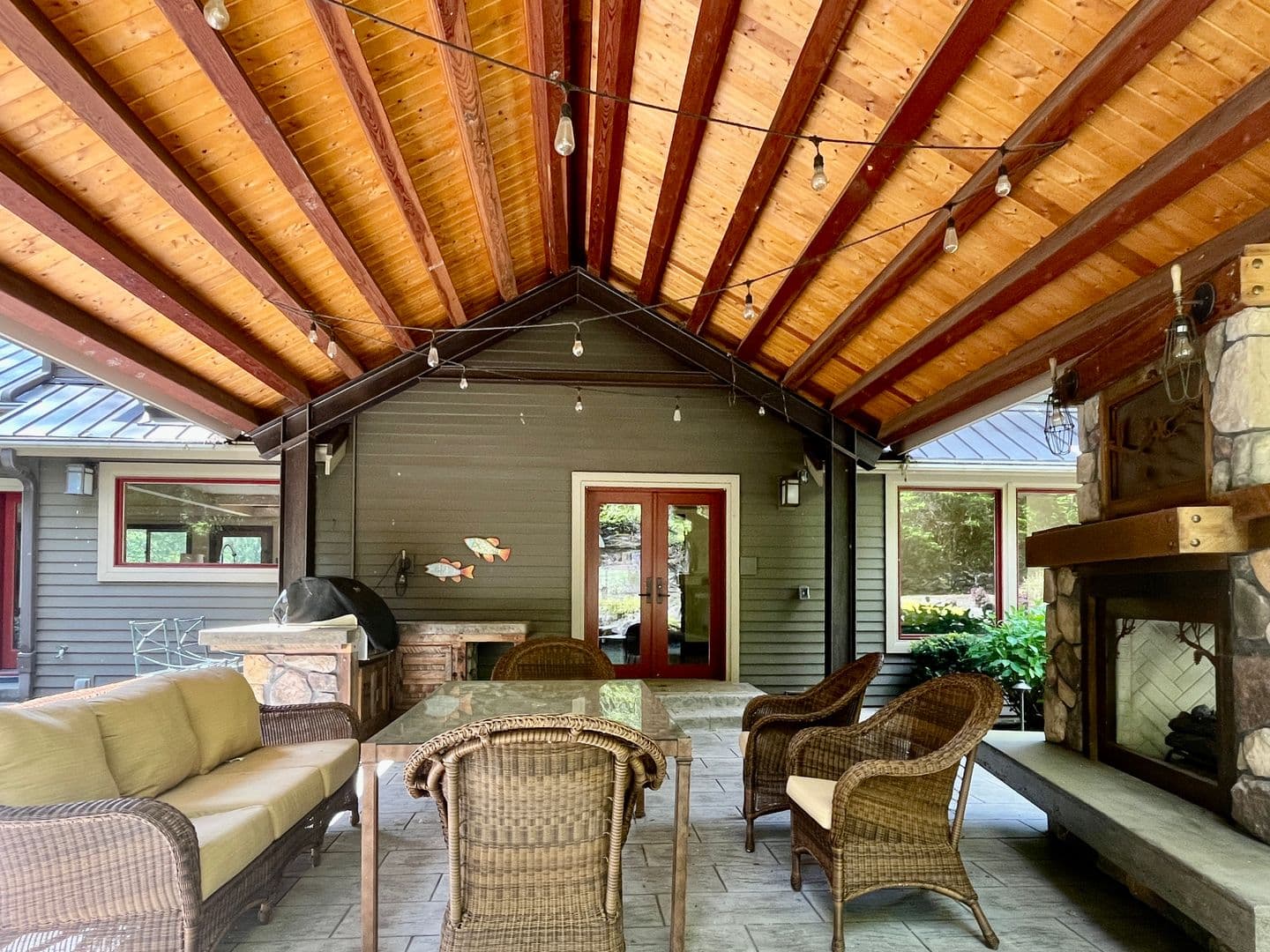Sammamish House: 1130 Lancaster WAY SE