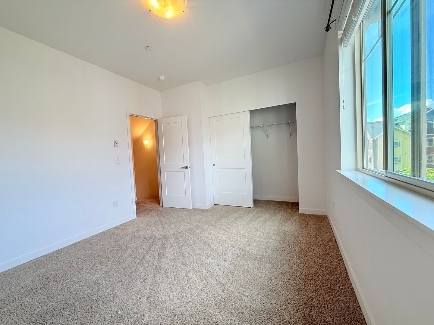 Bellevue Townhome: 15887 NE 14th Rd Unit #7.3