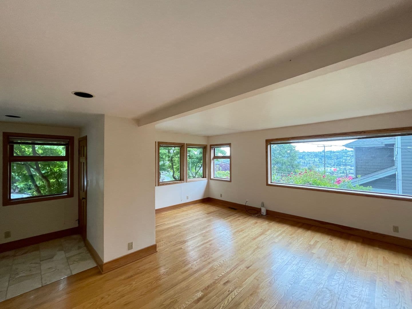 Seattle House: 2611 W Newton St