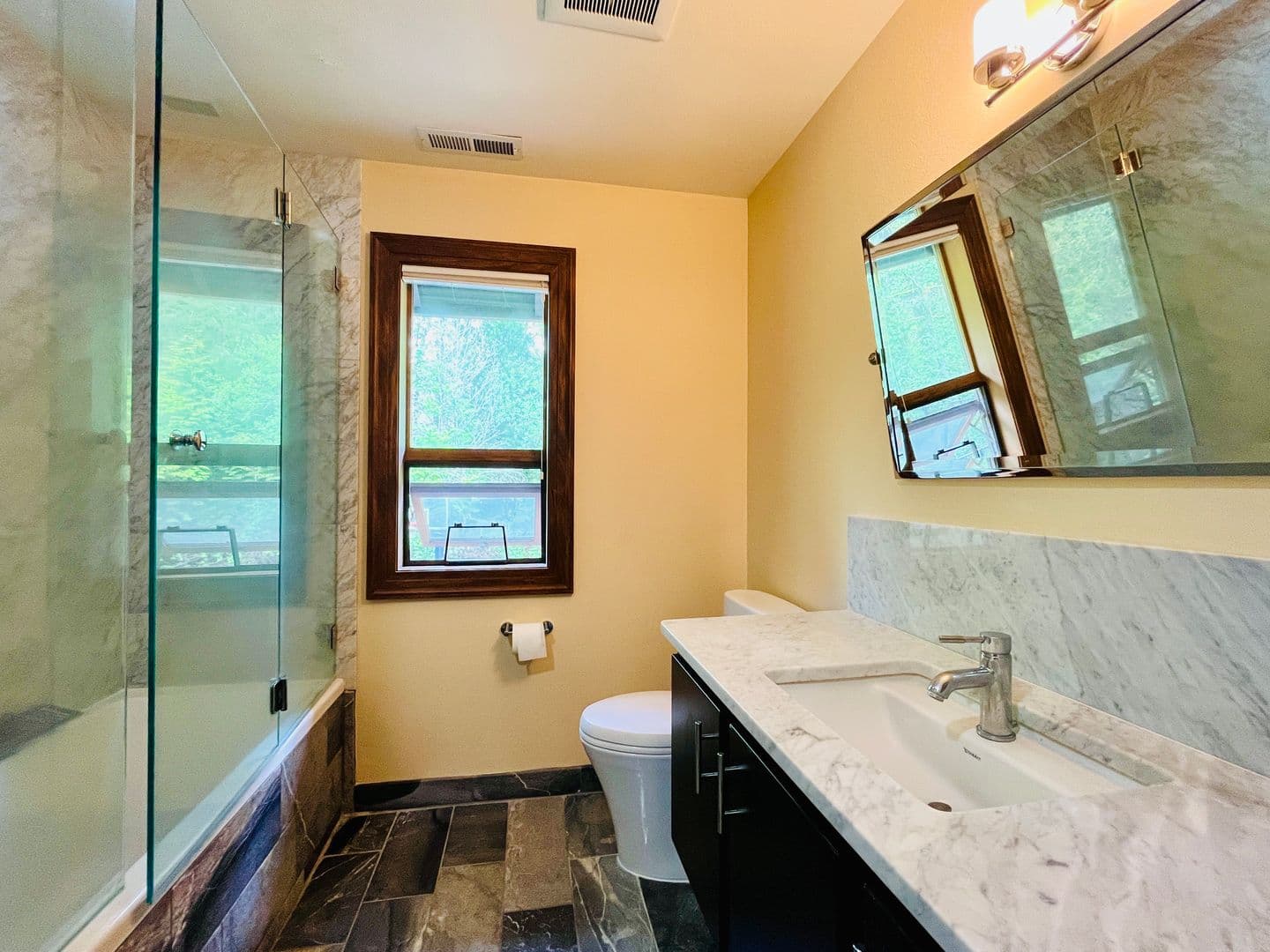 Sammamish House: 1130 Lancaster WAY SE