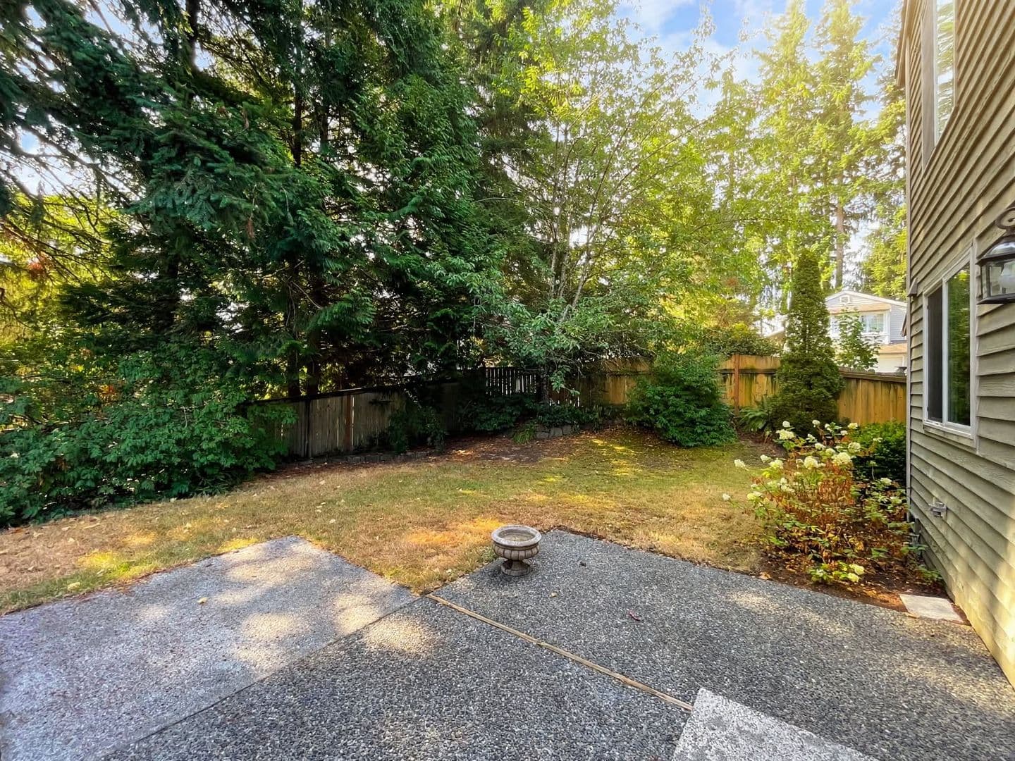 Issaquah House: 24309 SE 42nd St