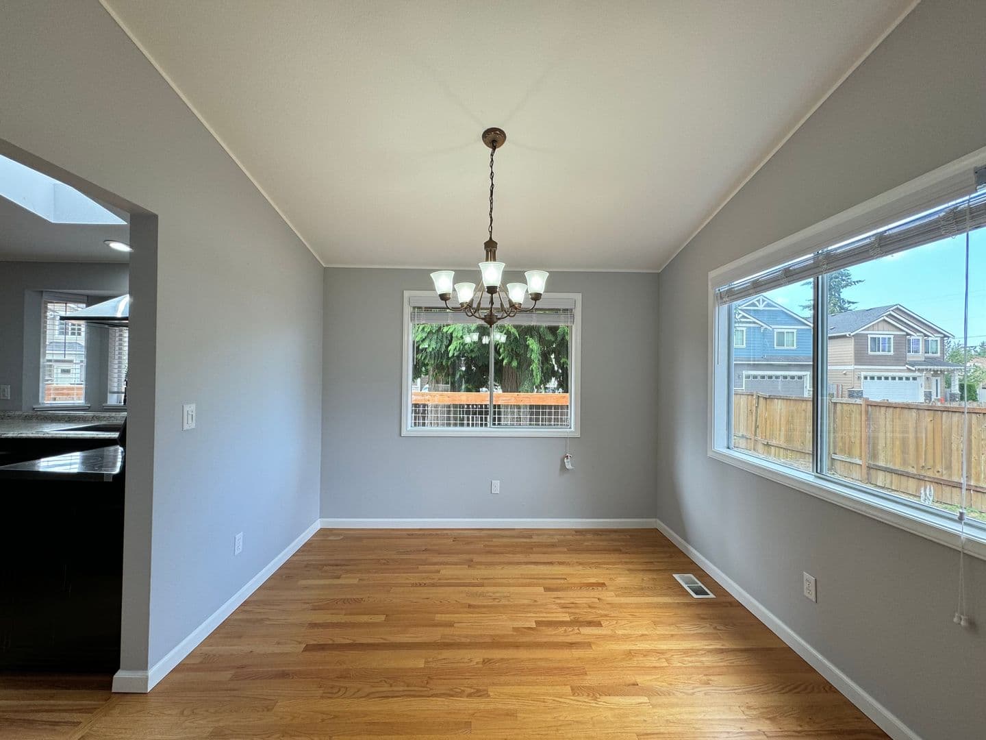 Lynnwood House: 16023 2nd Pl W