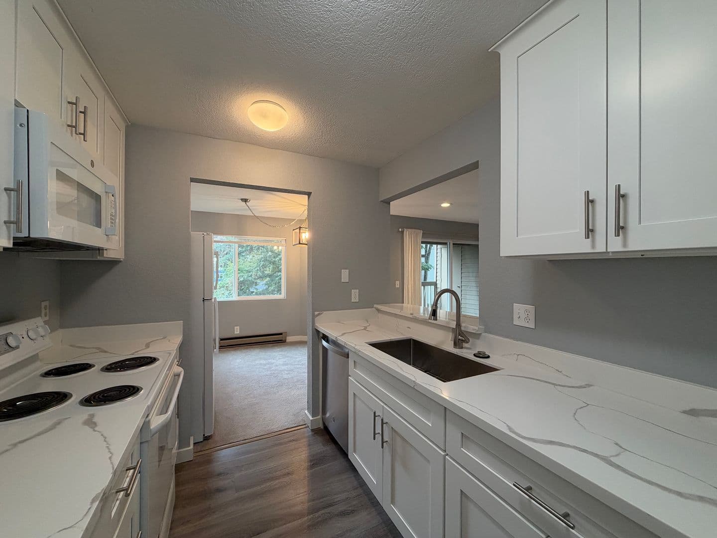 Kirkland Apartment: 725 9th Ave S, Unit 202,
