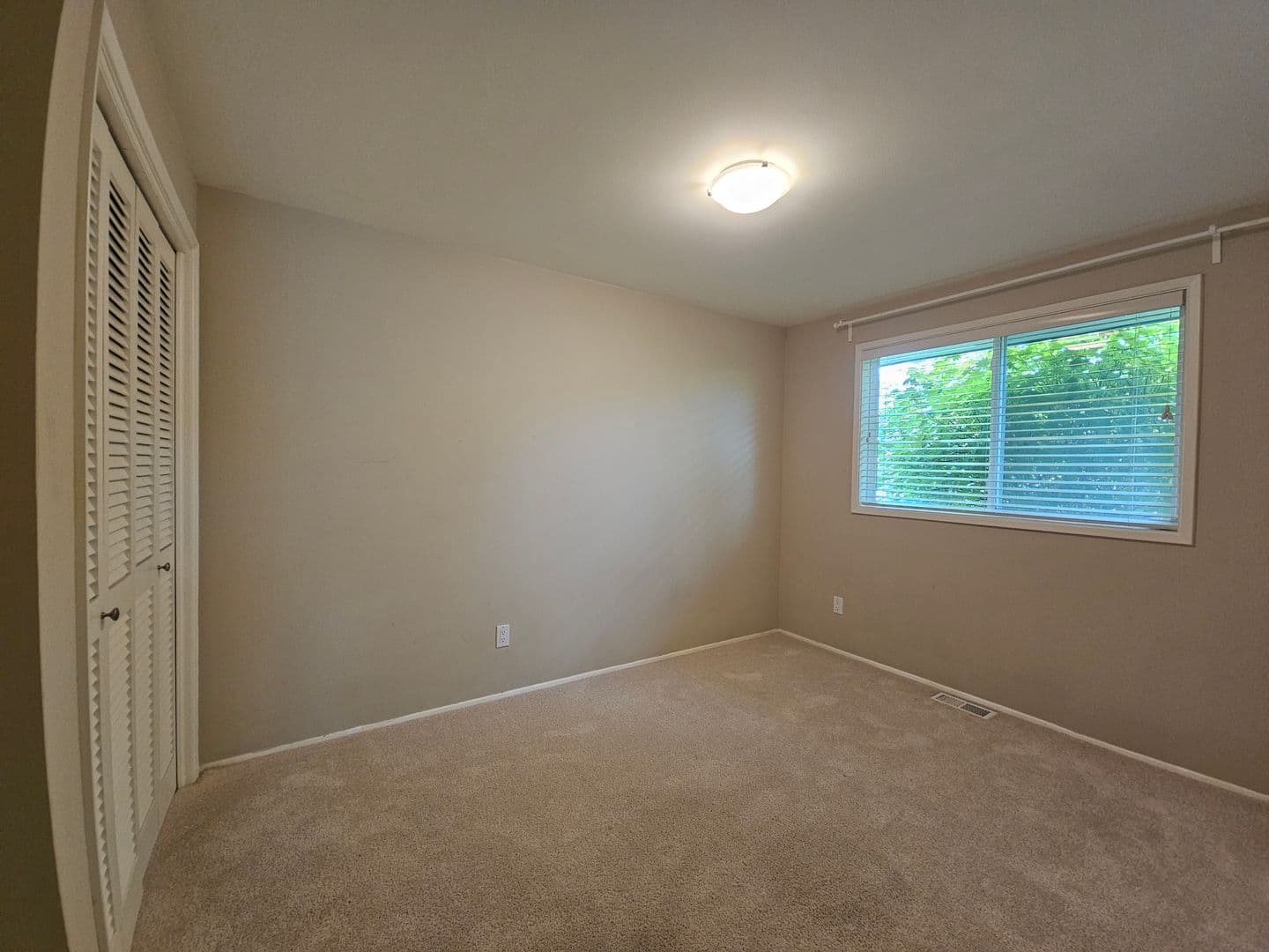 Bellevue House: 1609 121st Ave SE