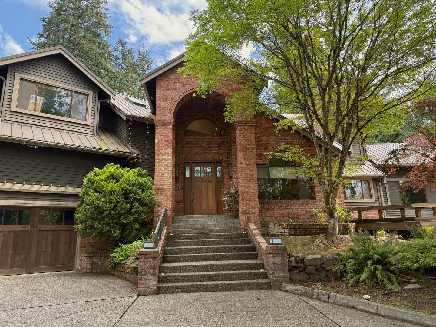 Sammamish House: 1130 Lancaster WAY SE