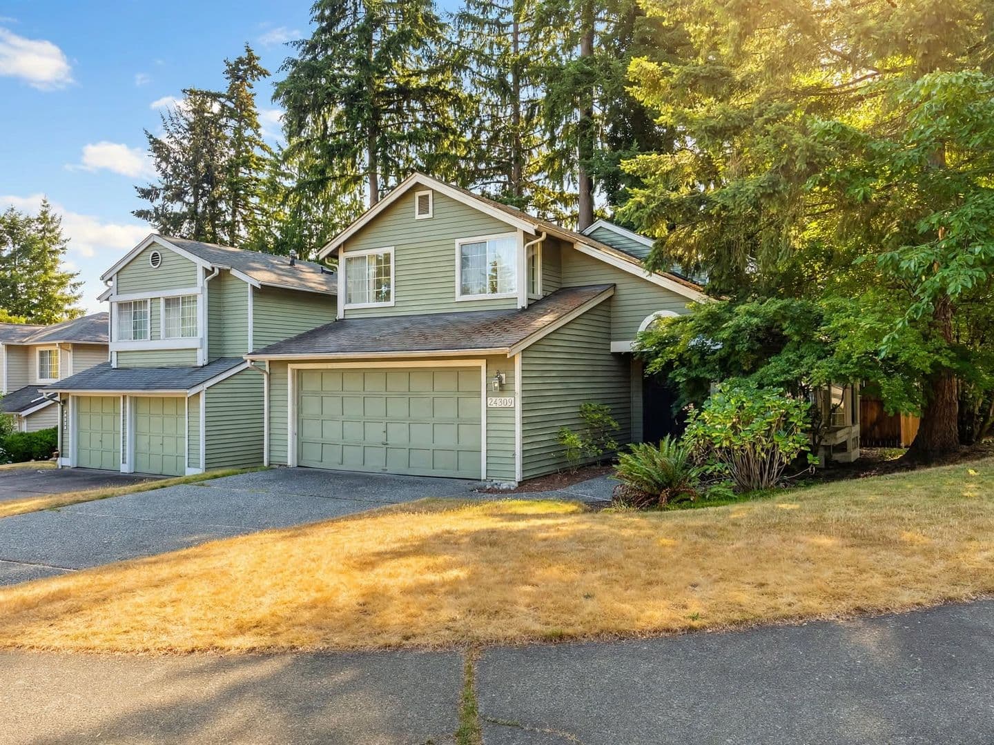 Issaquah House: 24309 SE 42nd St