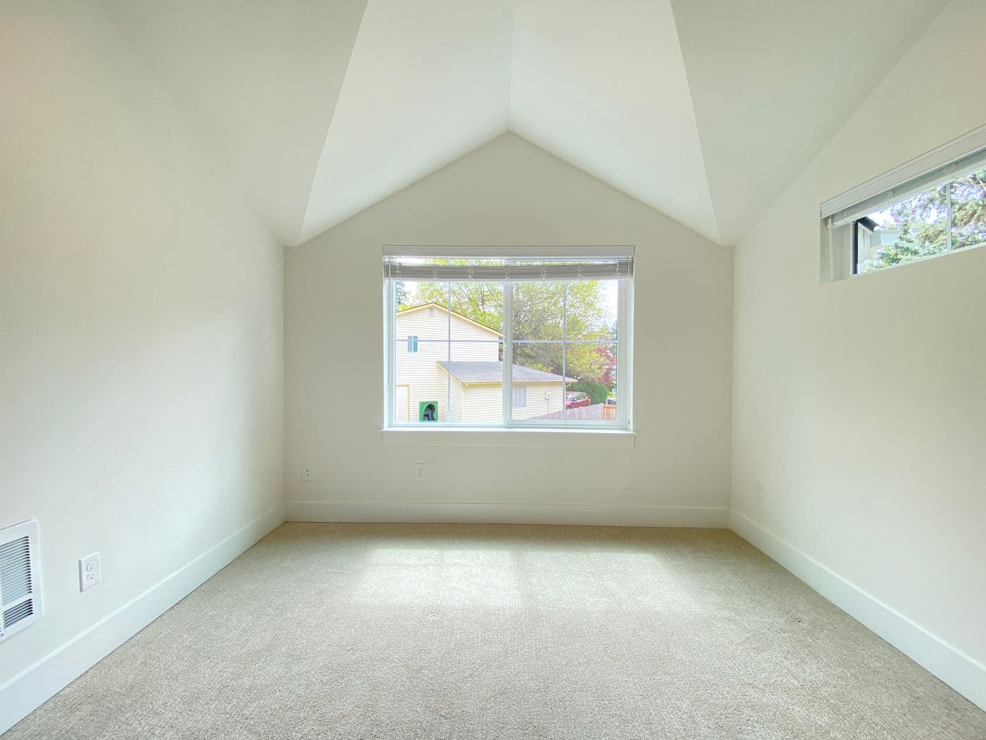 Kirkland House: 11505 112th Ct  Northeast