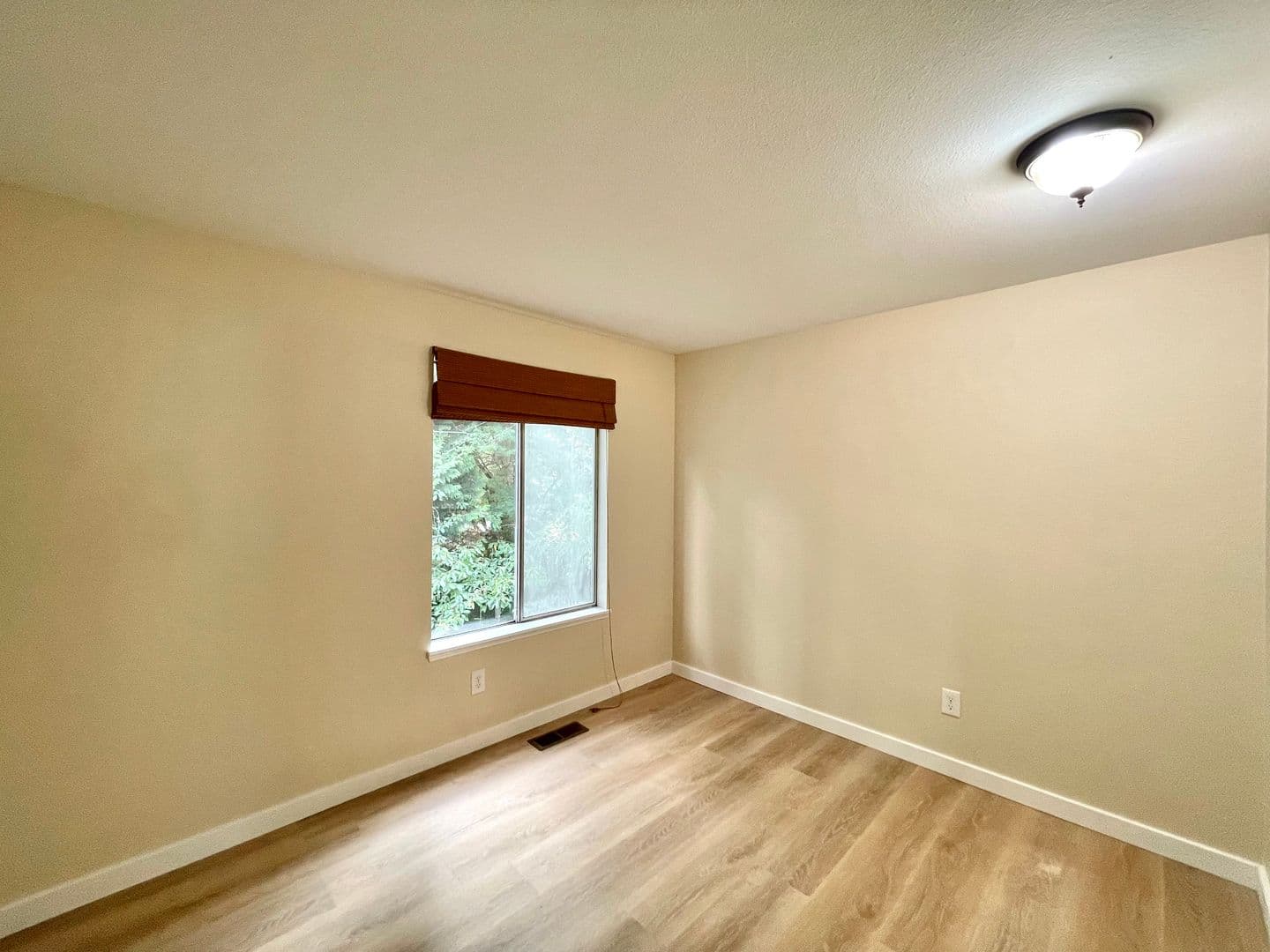 Issaquah House: 24309 SE 42nd St