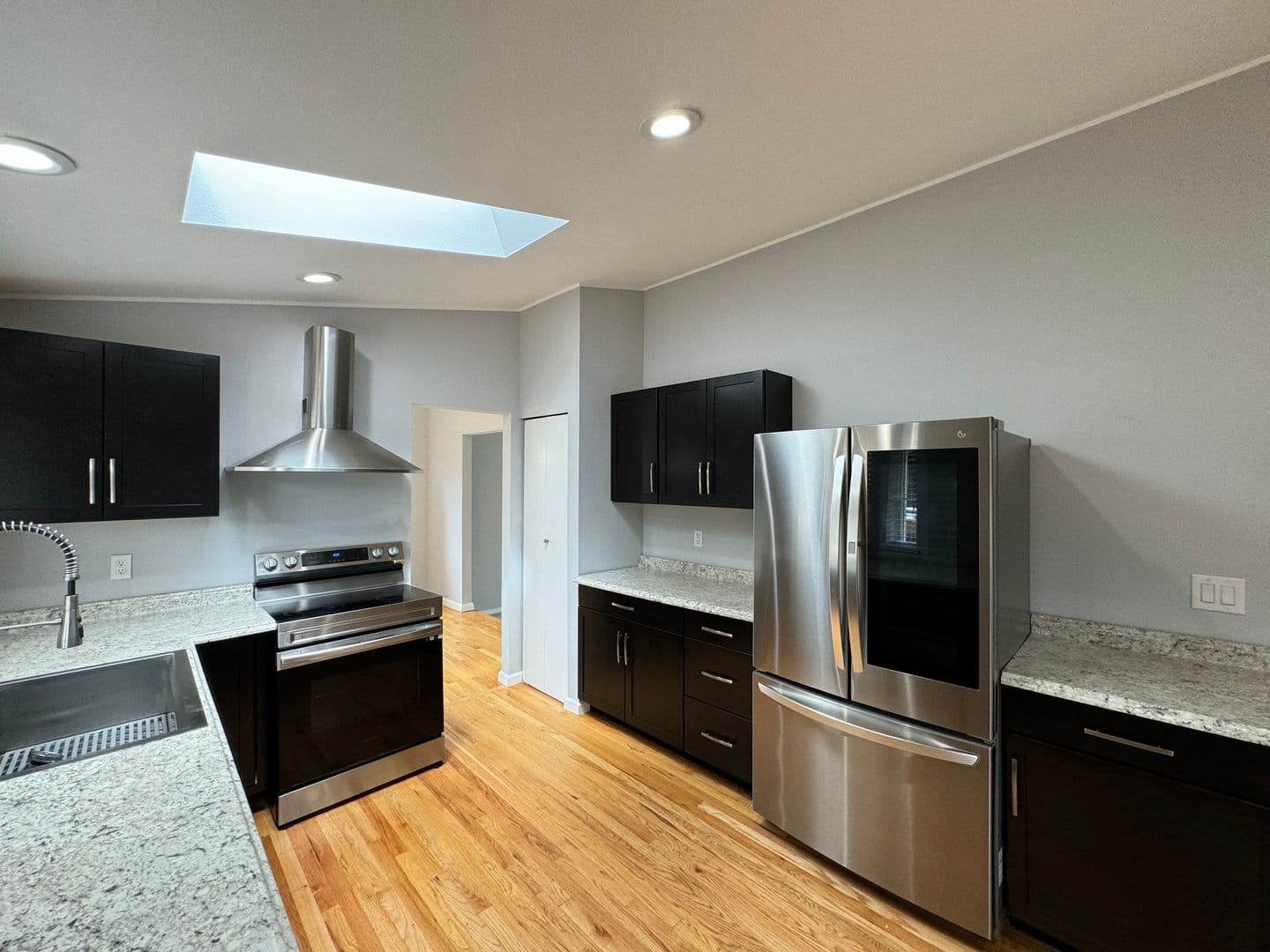 Lynnwood House: 16023 2nd Pl W