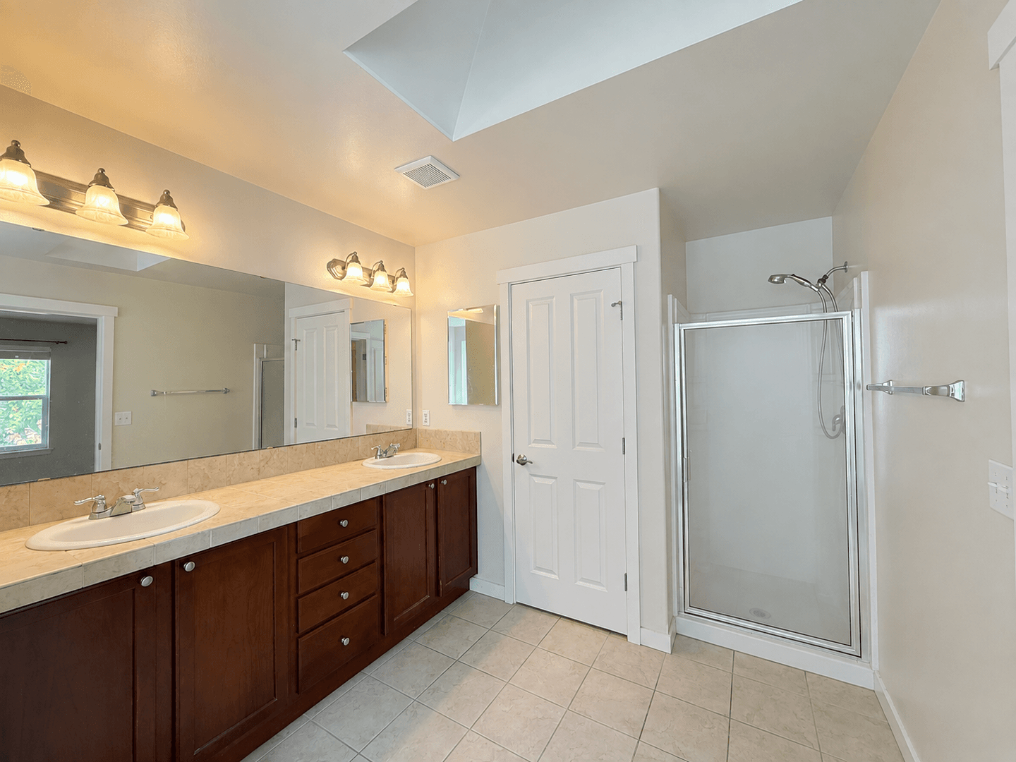 Bothell House: 4107 240th PL SE