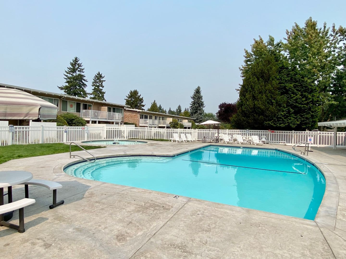 Bellevue Townhome: 12251 SE 59th St #5906