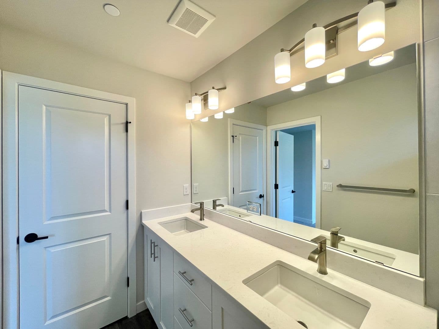 Bothell Townhome: 23803 7th Ave SE #D