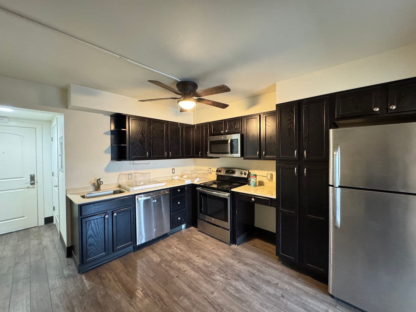 Everett Apartment: 3515 Hoyt Ave