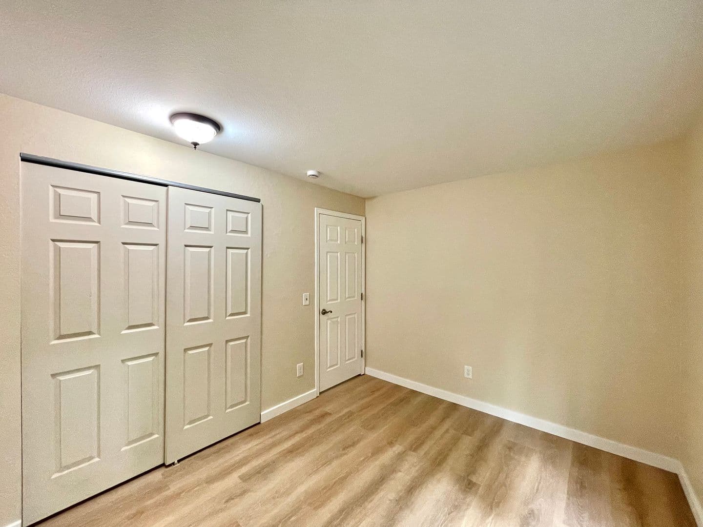 Issaquah House: 24309 SE 42nd St