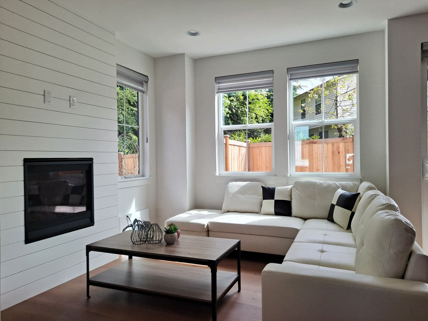 Kirkland House: 11505 112th Ct  Northeast