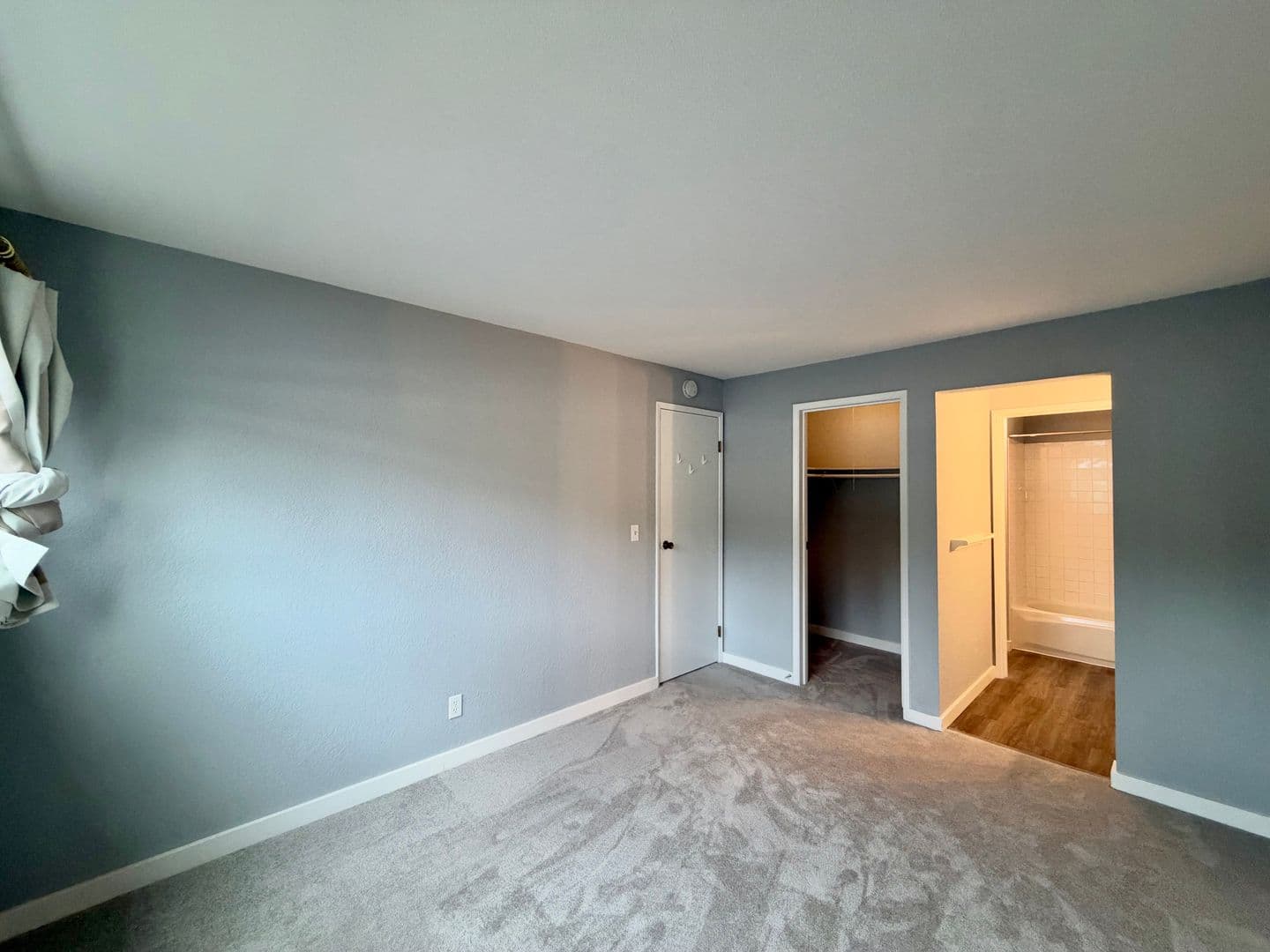 Kirkland Apartment: 725 9th Ave S, Unit 202,