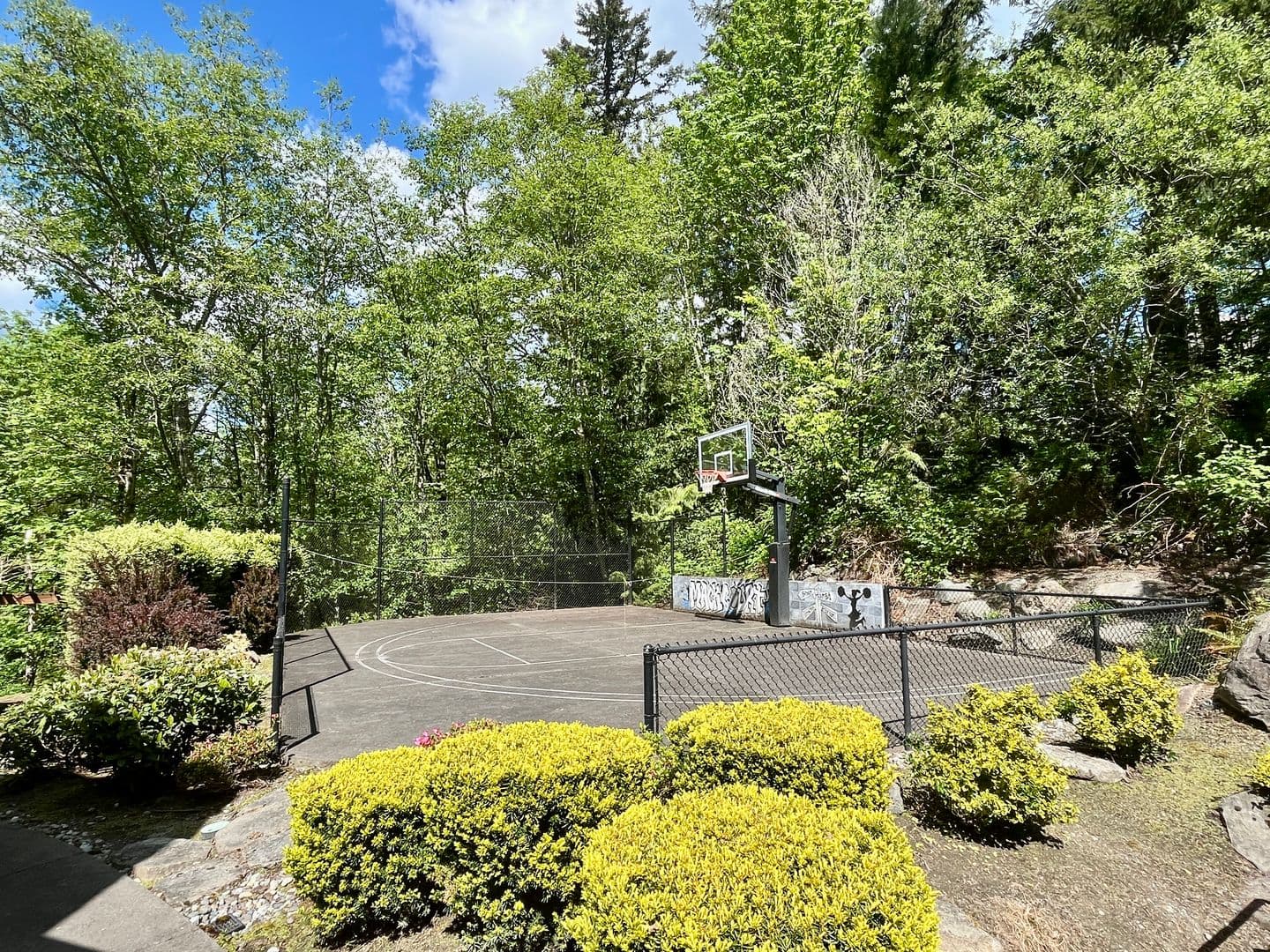 Sammamish House: 1130 Lancaster WAY SE