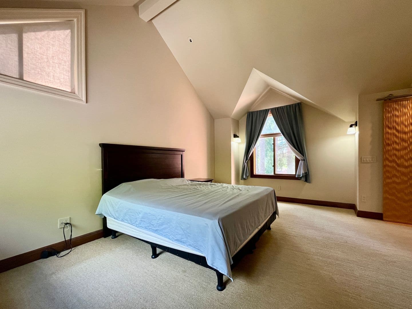 Sammamish House: 1130 Lancaster WAY SE