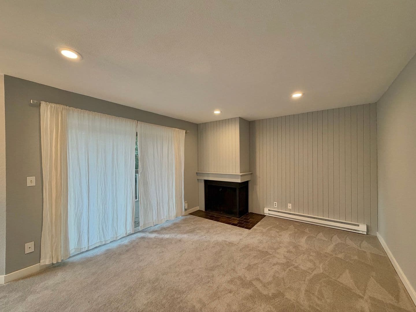 Kirkland Apartment: 725 9th Ave S, Unit 202,