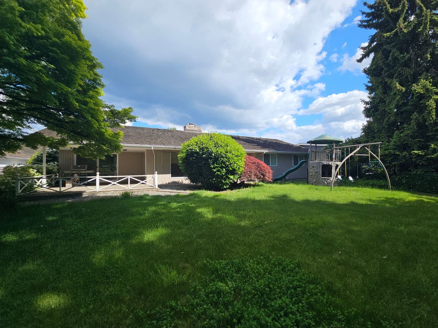 Bellevue House: 1609 121st Ave SE