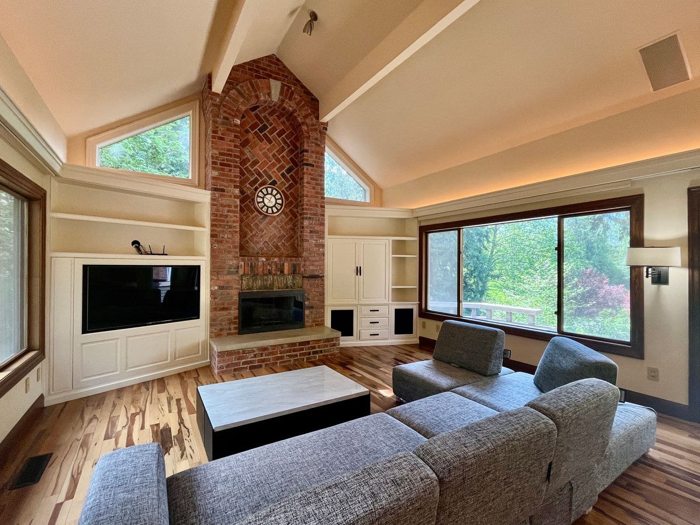 Sammamish House: 1130 Lancaster WAY SE