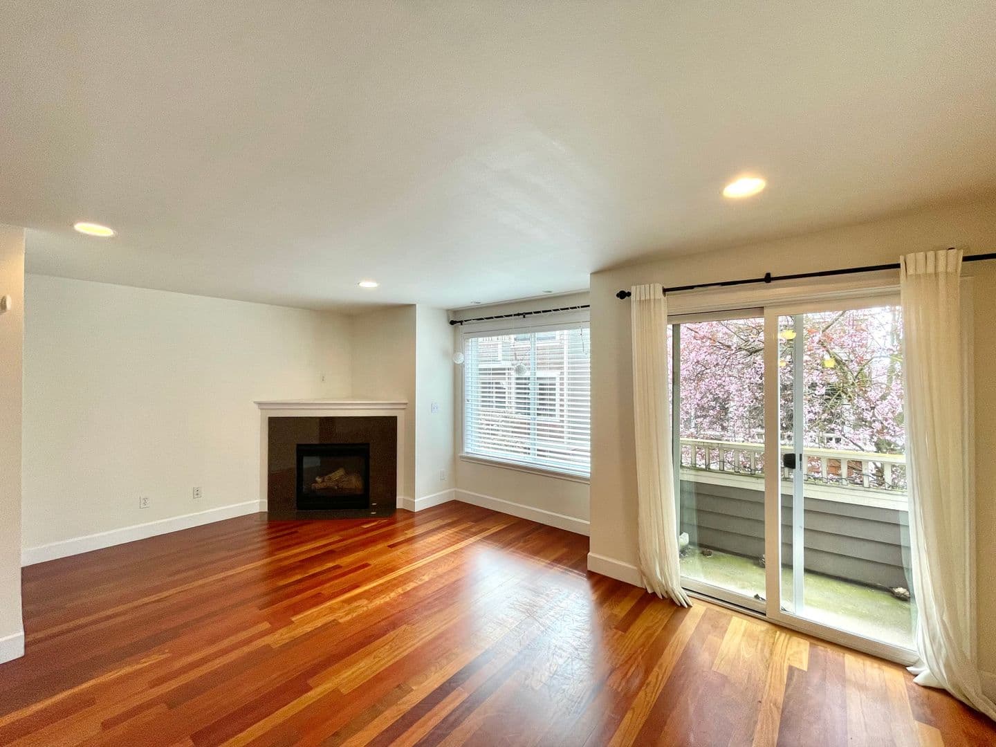 Seattle Townhome: 1413 NW 61st St Unit #B