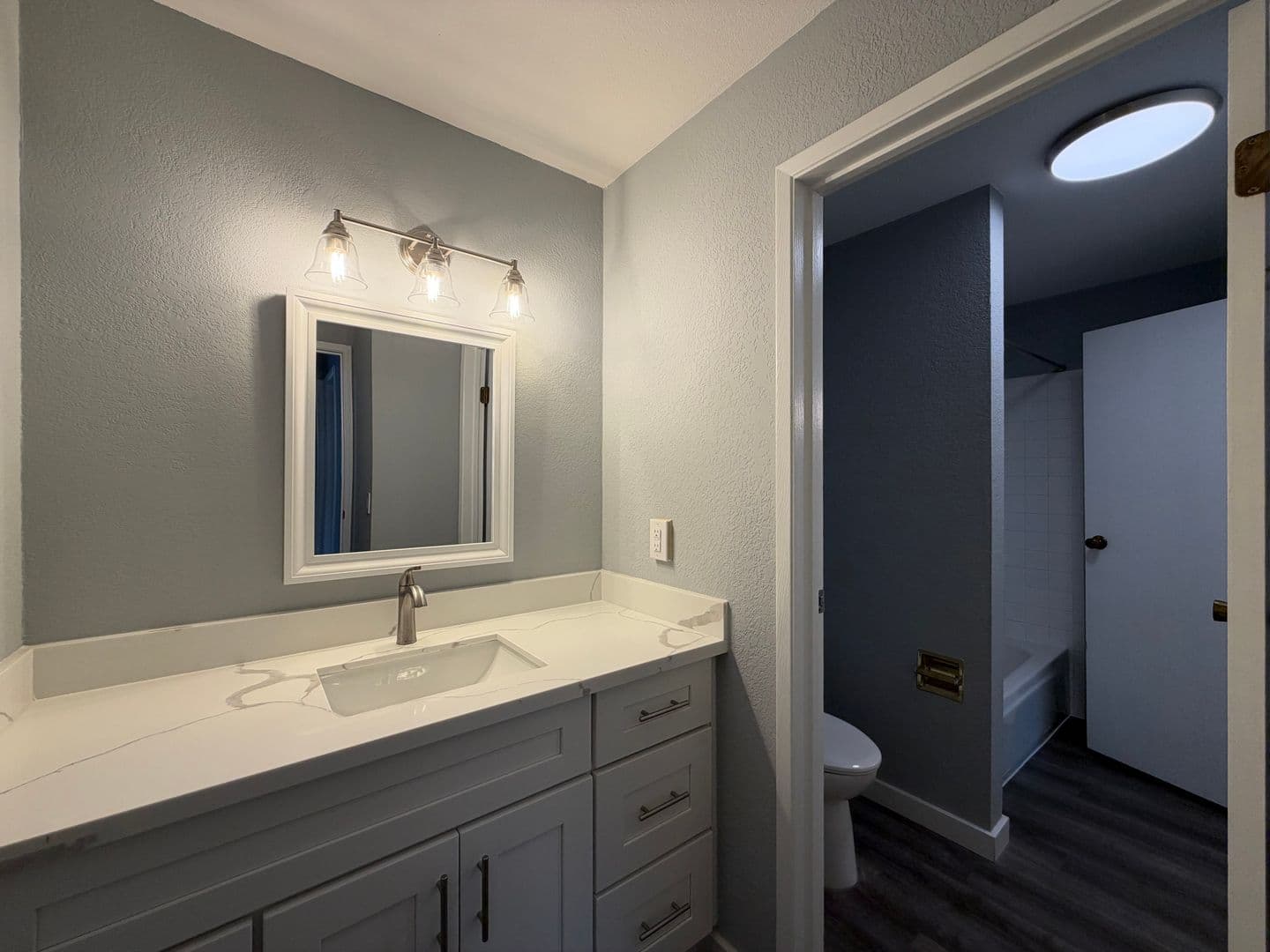 Kirkland Apartment: 725 9th Ave S, Unit 202,