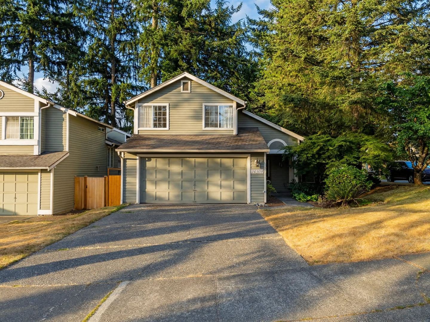 Issaquah House: 24309 SE 42nd St