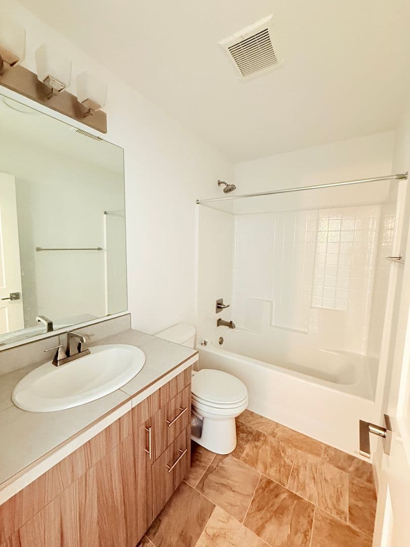 Bellevue Townhome: 15887 NE 14th Rd Unit #7.3