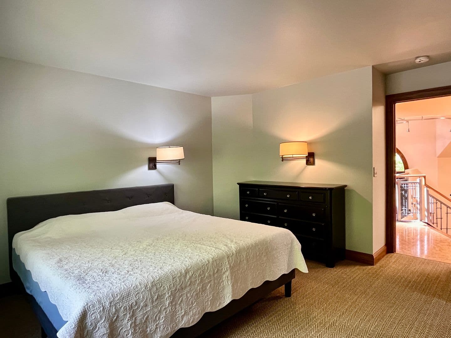 Sammamish House: 1130 Lancaster WAY SE