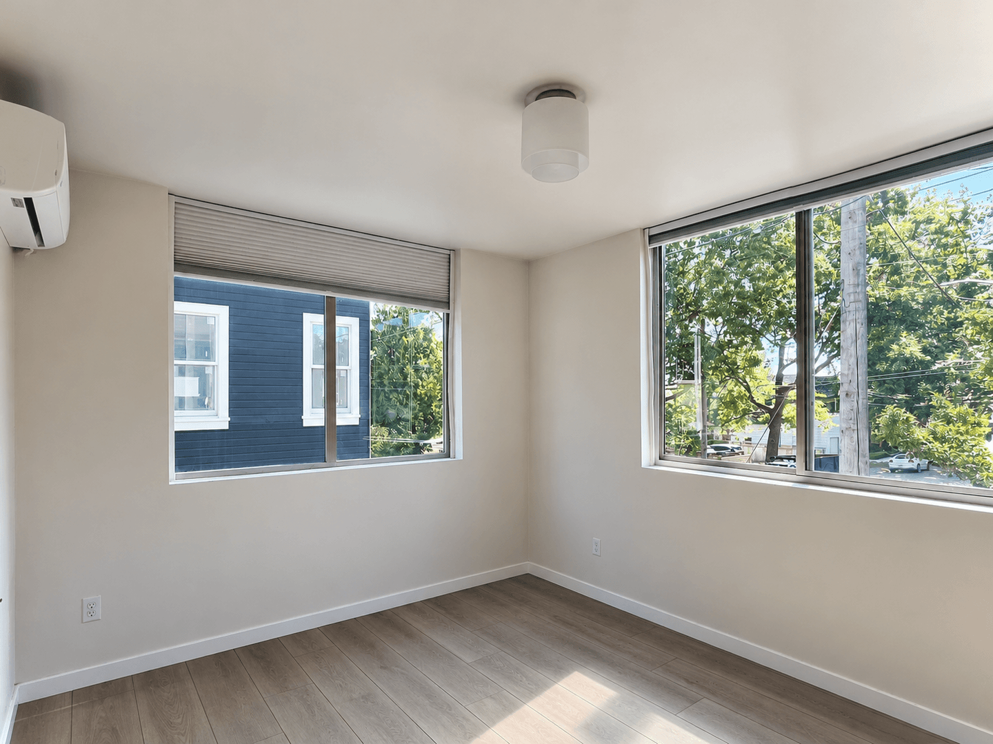Seattle House: 2516 S Dearborn St