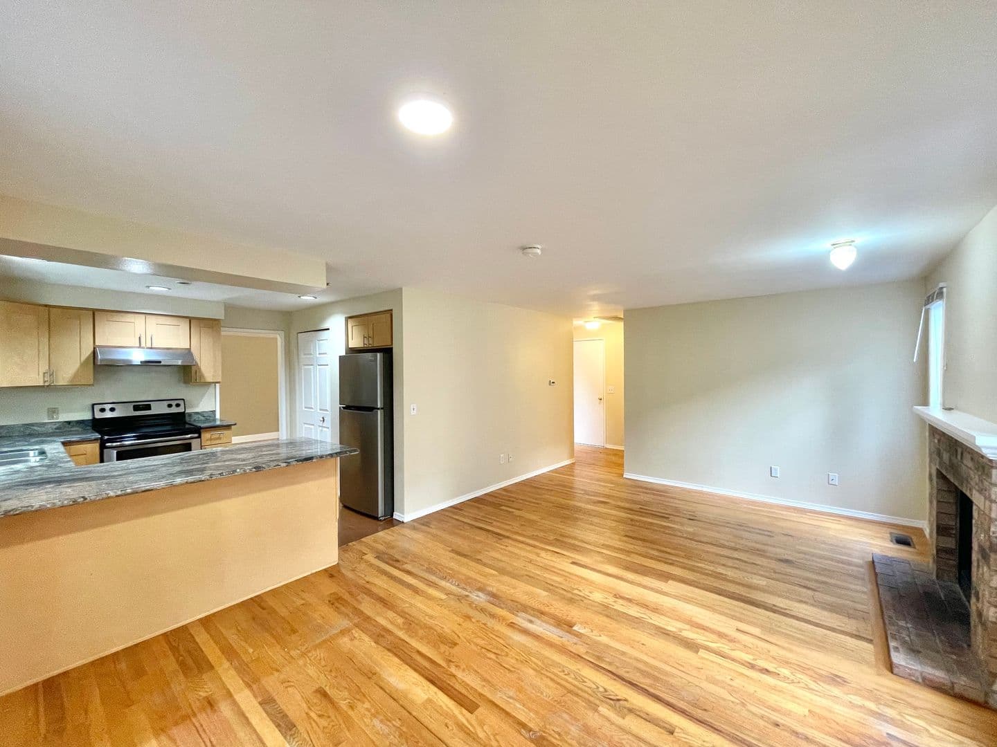 Issaquah House: 24309 SE 42nd St
