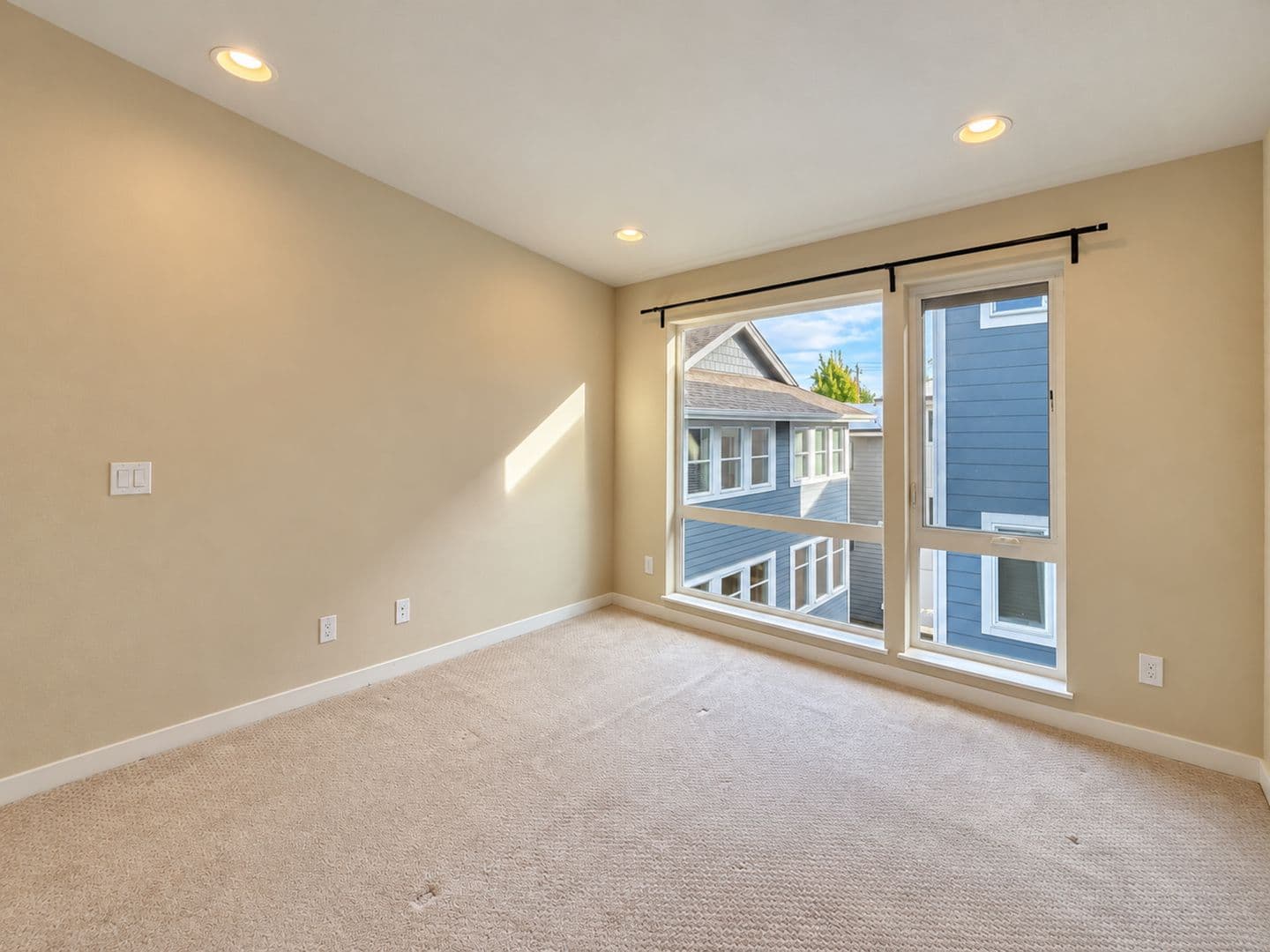 Seattle Townhome: 221 24th Ave E Unit D