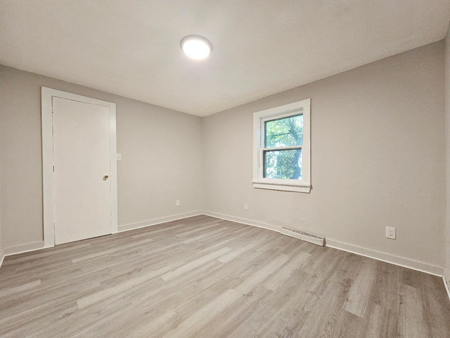 Springfield Apartment: Eastern Ave