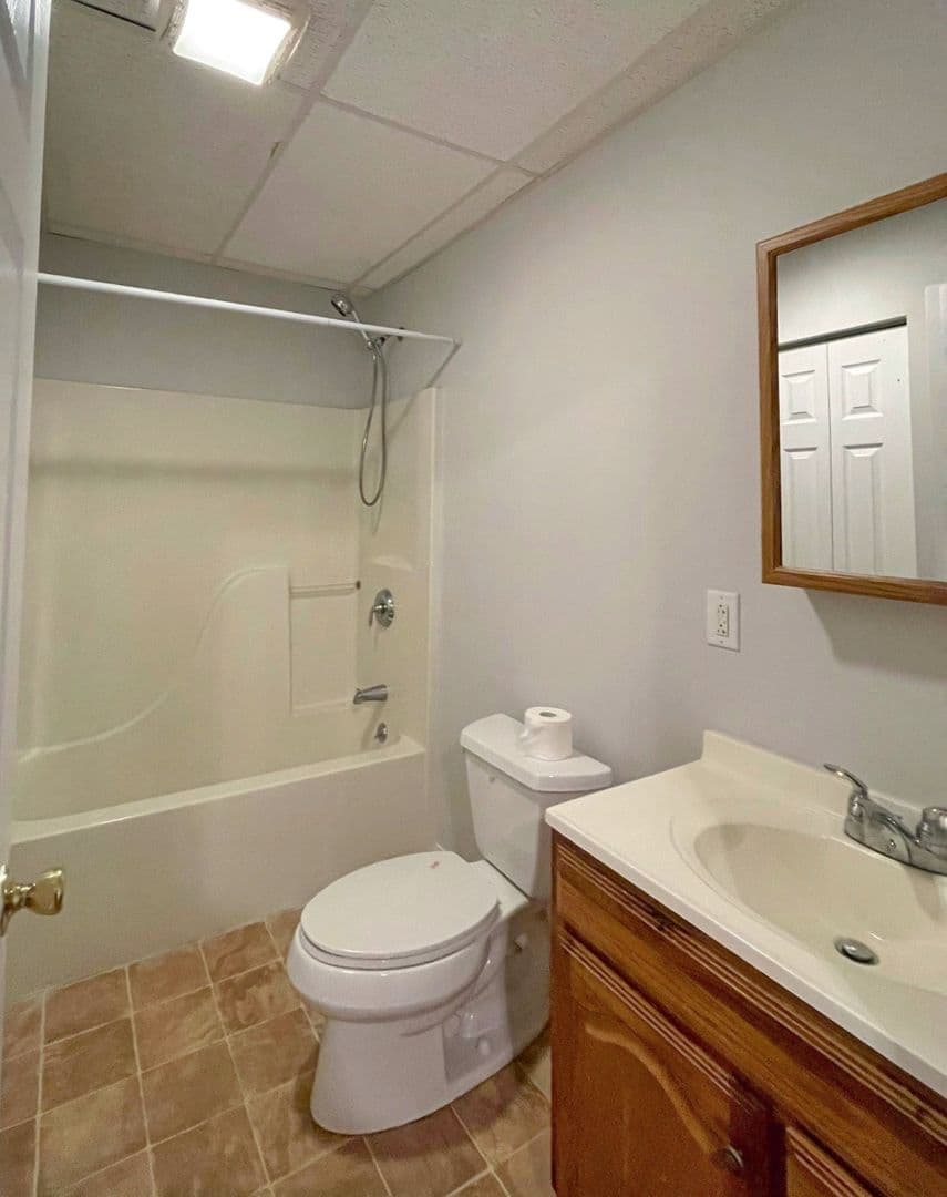 Indian Orchard Apartment: 282-286 Main St