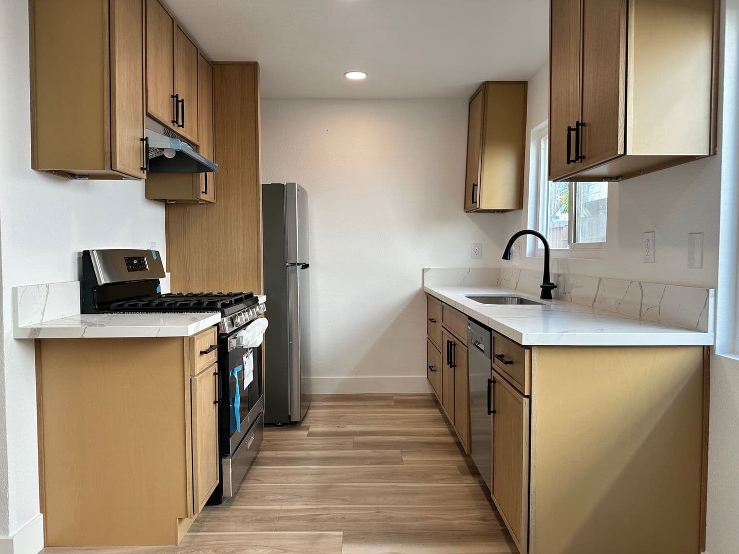 Huntington Beach Apartment: 203 Nashville Ave
