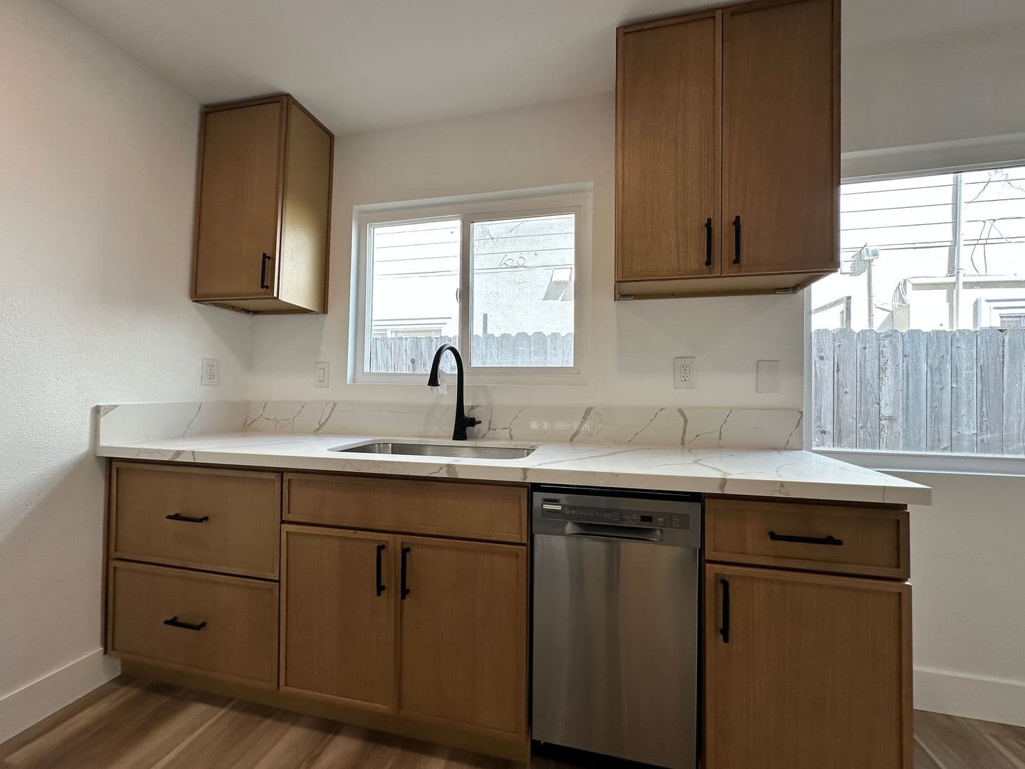 Huntington Beach Apartment: 203 Nashville Ave