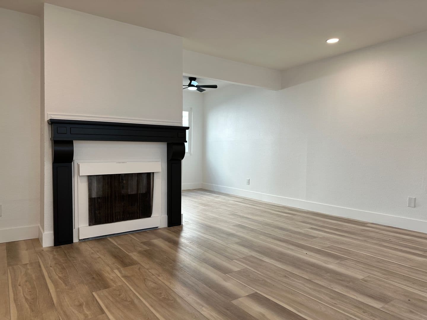 Huntington Beach Apartment: 203 Nashville Ave