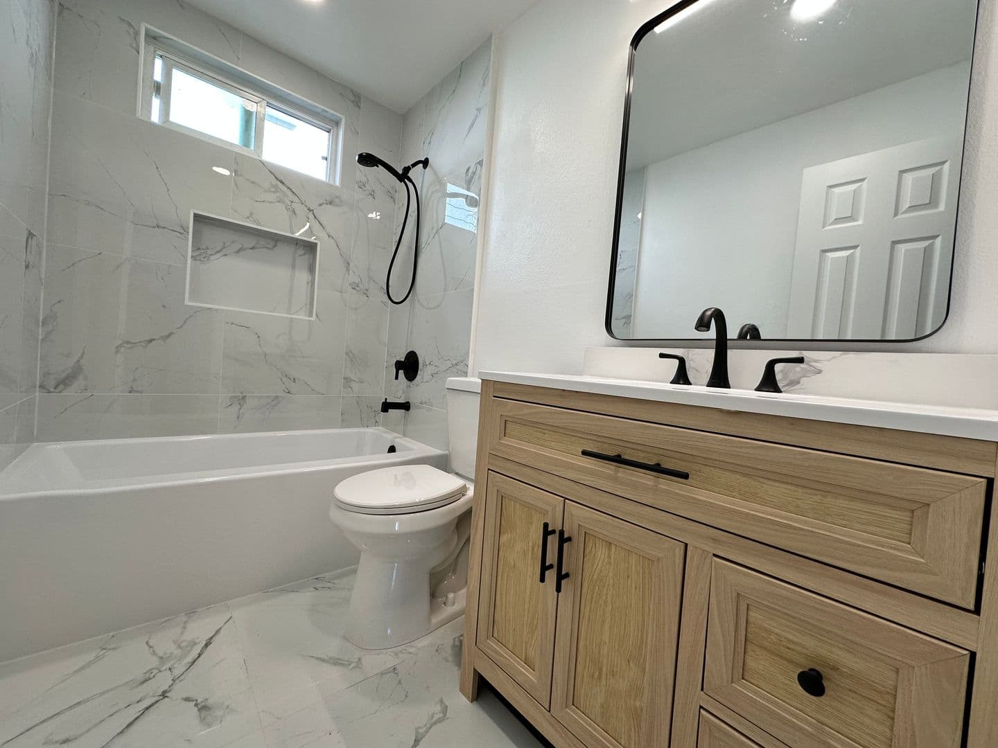 Huntington Beach Apartment: 203 Nashville Ave