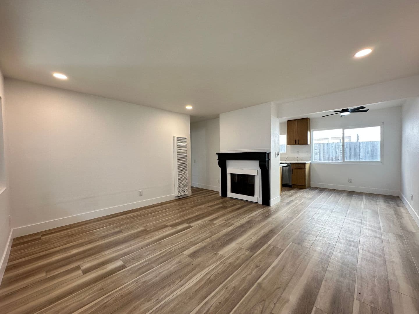 Huntington Beach Apartment: 203 Nashville Ave
