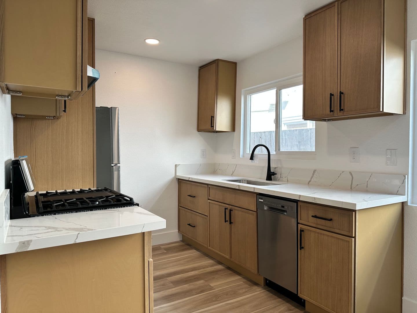 Huntington Beach Apartment: 203 Nashville Ave