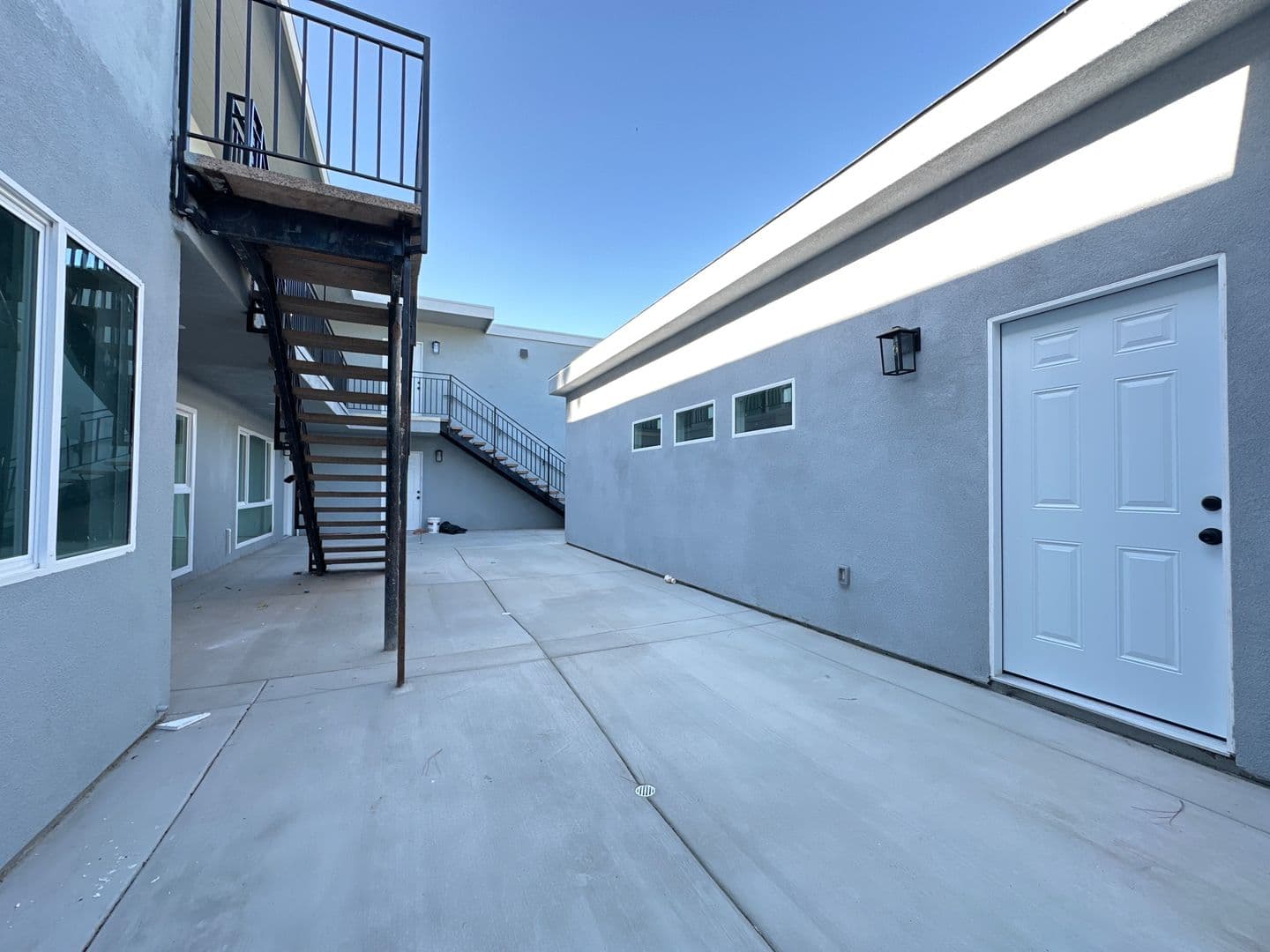 Garden Grove Apartment: 10392 Lampson Ave