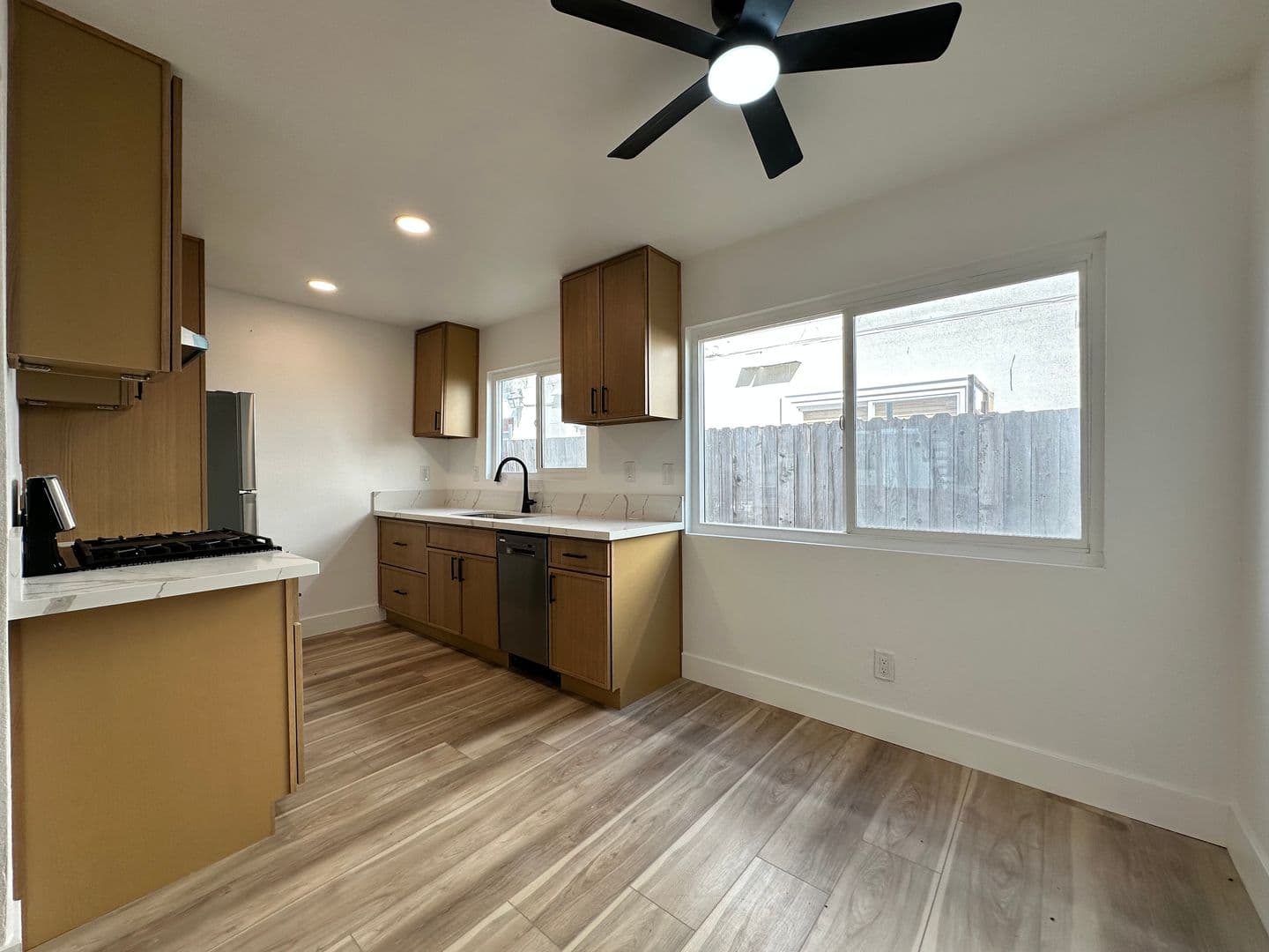 Huntington Beach Apartment: 203 Nashville Ave