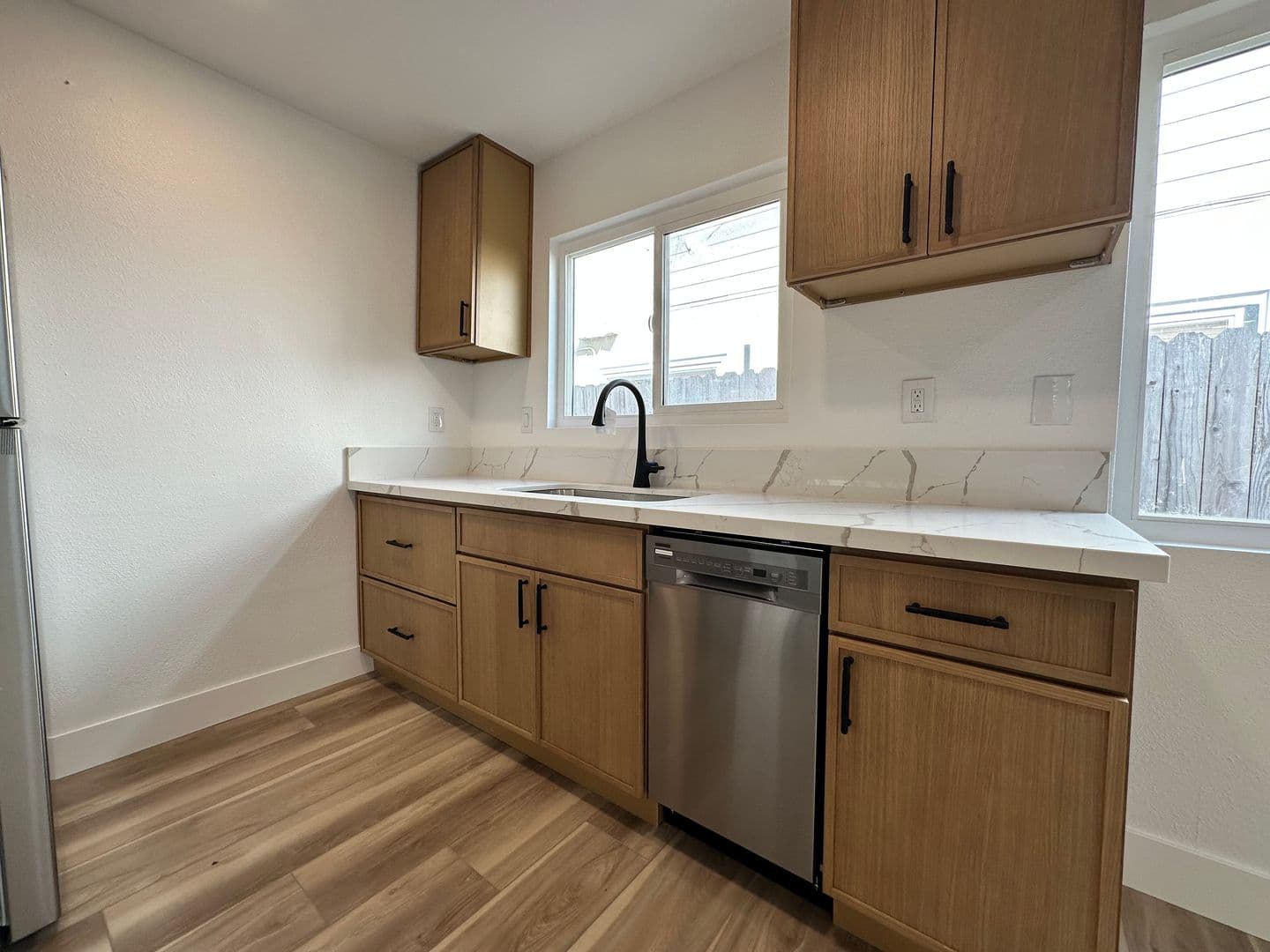 Huntington Beach Apartment: 203 Nashville Ave