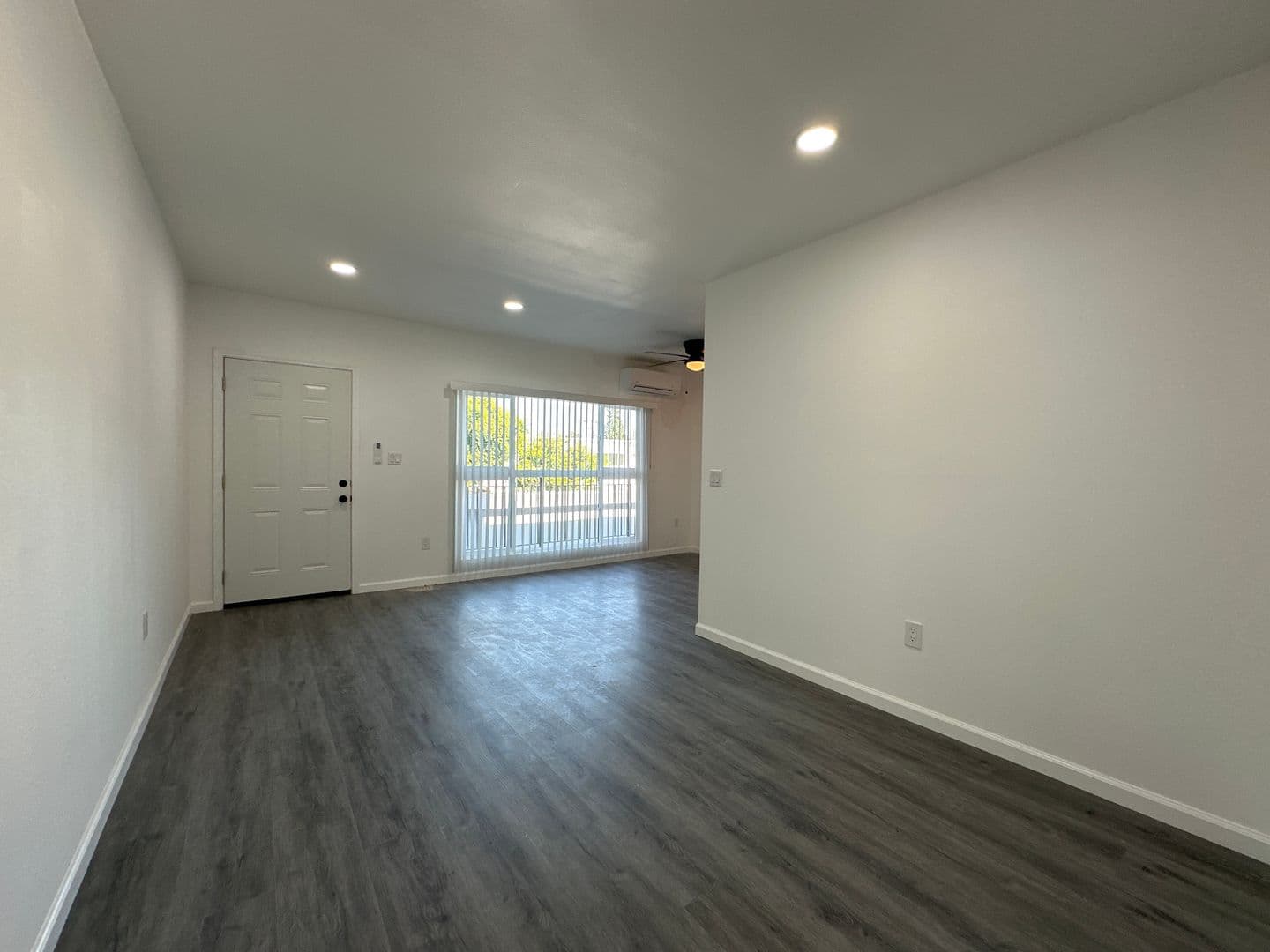 Garden Grove Apartment: 10392 Lampson Ave
