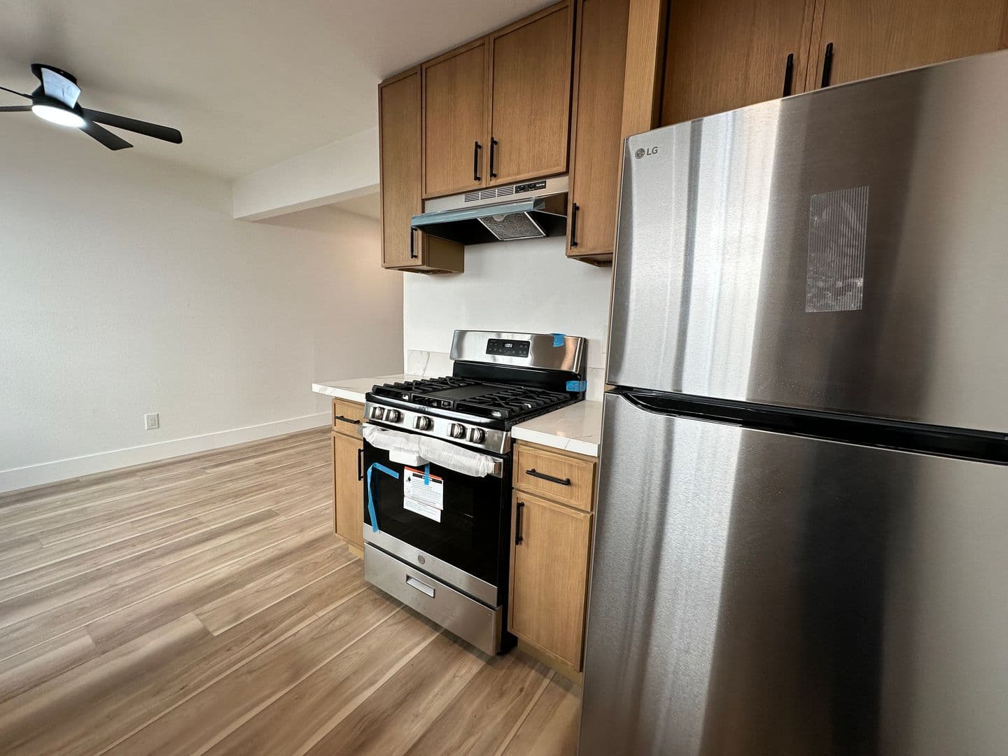 Huntington Beach Apartment: 203 Nashville Ave