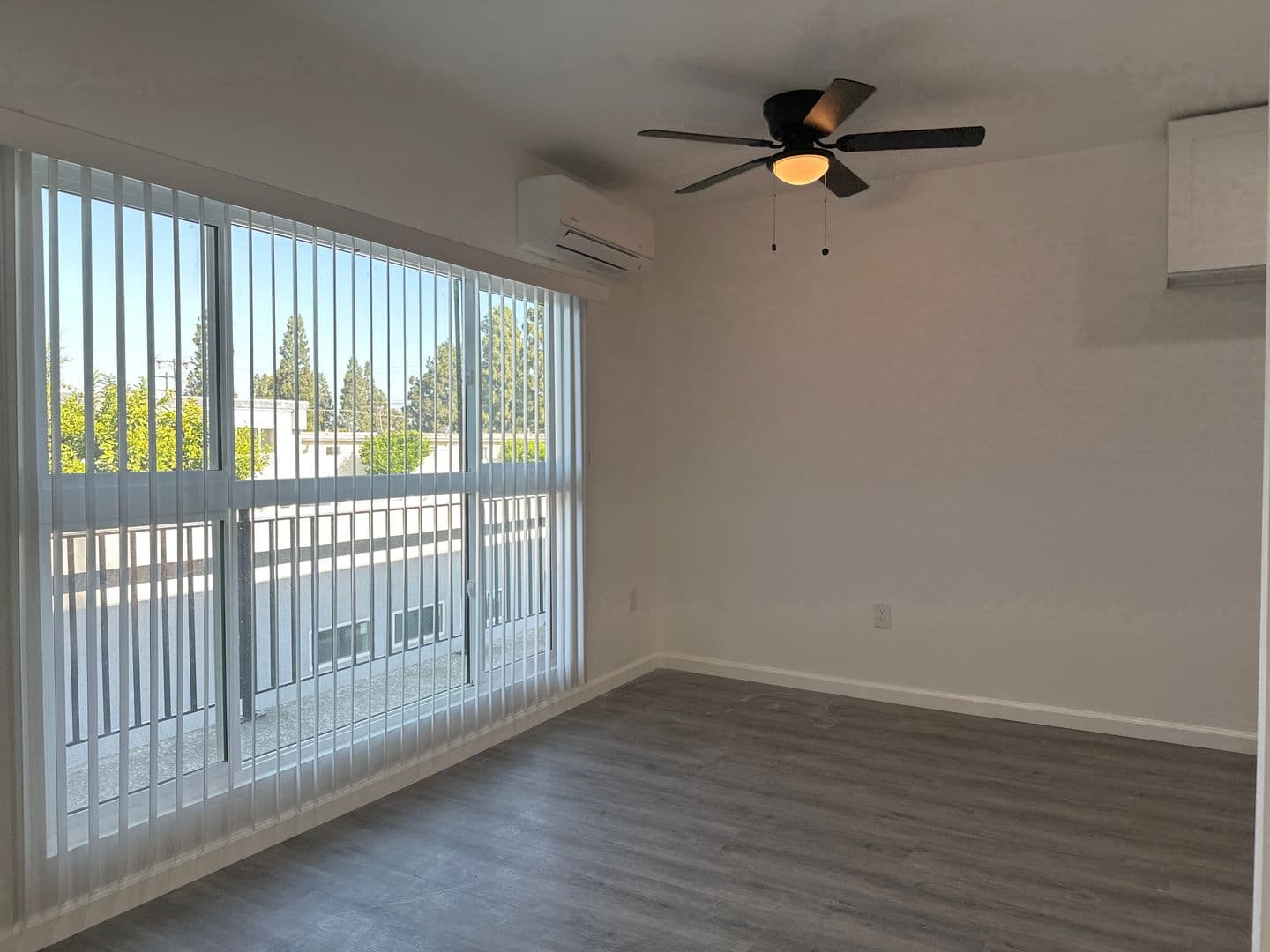 Garden Grove Apartment: 10392 Lampson Ave