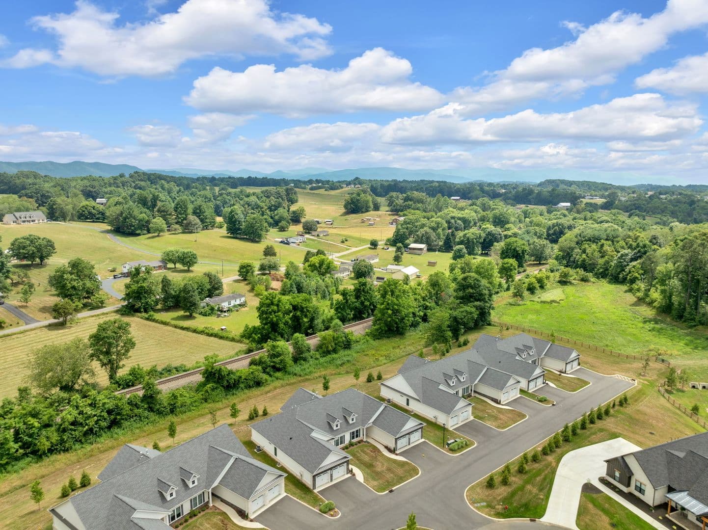 Jonesborough Apartment: 441 - 455 Wilson Knob View