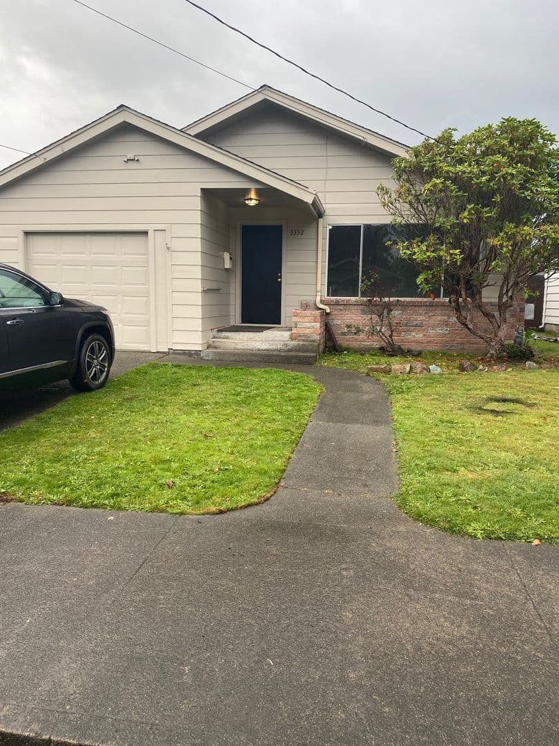 Eureka House: 3332 H St.