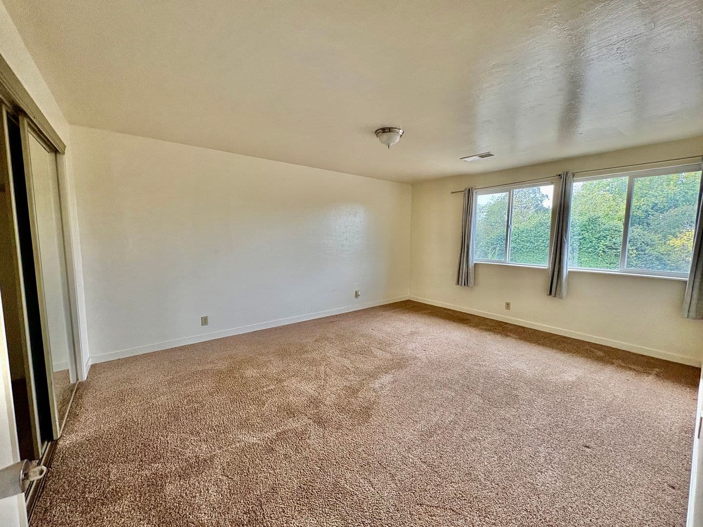 Arcata Townhome: 4560 Valley East Blvd.